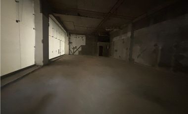 ARRAIJAN / WESTLAND MALL / LOCAL COMERCIAL / 98M / PLANTA BAJA