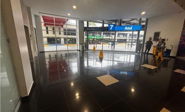 ARRAIJAN / WESTLAND MALL / LOCAL COMERCIAL / 98M / PLANTA BAJA