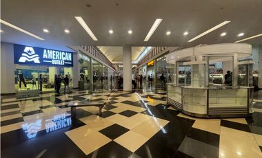 ARRAIJAN / WESTLAND MALL / LOCAL COMERCIAL / 98M / PLANTA BAJA