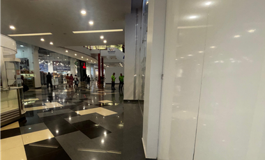 ARRAIJAN / WESTLAND MALL / LOCAL COMERCIAL / 98M / PLANTA BAJA