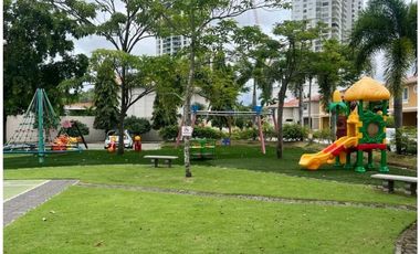 VENTA DE CASA CON PISCINA EN COSTA DORADA TERRENO 900M2 JP