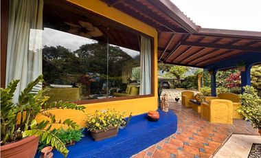 VENTA CASA CON VISTA A LA INDIA DORMIDA EN EL VALLE 1,700MTRS EV