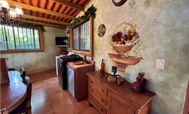 VENTA CASA CON VISTA A LA INDIA DORMIDA EN EL VALLE 1,700MTRS EV