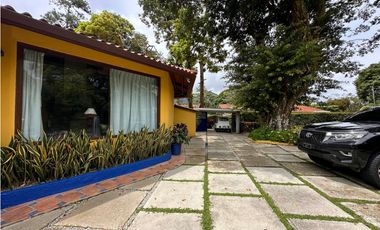 VENTA CASA CON VISTA A LA INDIA DORMIDA EN EL VALLE 1,700MTRS EV