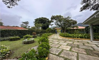 VENTA CASA CON VISTA A LA INDIA DORMIDA EN EL VALLE 1,700MTRS EV