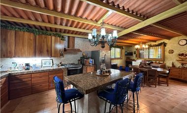 VENTA CASA CON VISTA A LA INDIA DORMIDA EN EL VALLE 1,700MTRS EV