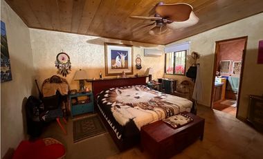 VENTA CASA CON VISTA A LA INDIA DORMIDA EN EL VALLE 1,700MTRS EV