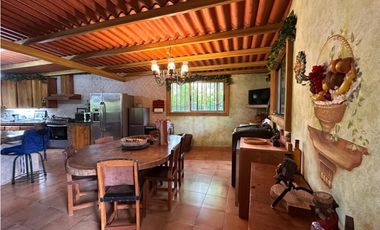 VENTA CASA CON VISTA A LA INDIA DORMIDA EN EL VALLE 1,700MTRS EV