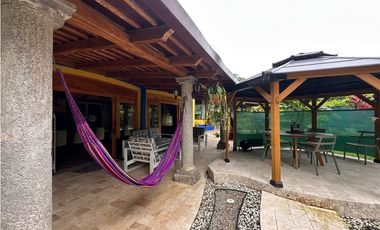 VENTA CASA CON VISTA A LA INDIA DORMIDA EN EL VALLE 1,700MTRS EV