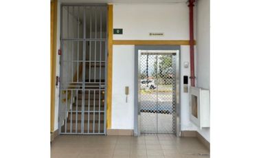 VENTA DE MAS DE 1.100M2 EN LOCALES EN TOCUMEN, PLAZA SANTA FE JP