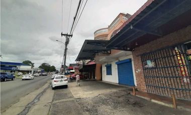 ALQUILO LOCAL EN CHORRERA PARQUE LIBERTADORES 660MTS