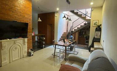 RUMAH TOWN HOUSE BINTARO DEKAT TOLL BSD BXCHANGE KA BUTUH CEPAT