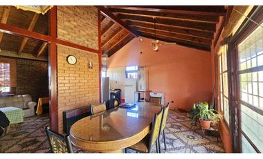 VENTA · CASA ·3 DOR 1.450 m2 · LUJAN CERCA De CHACRAS · NO APTO CÉDITO