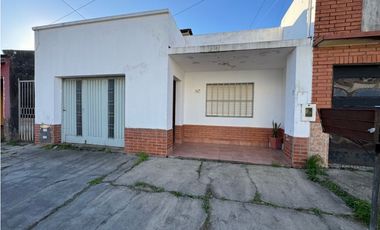 Vendo Casa con Departamento en Concepción del Uruguay, Entre Ríos