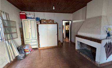 Vendo Casa con Departamento en Concepción del Uruguay, Entre Ríos