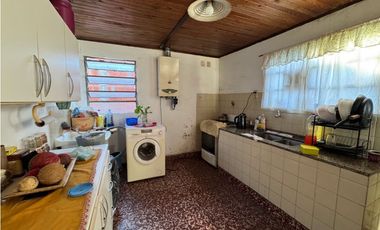 Vendo Casa con Departamento en Concepción del Uruguay, Entre Ríos