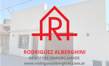 CASA EN VENTA (Calle 12 entre 13 y 15)