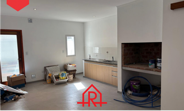 CASA EN VENTA (Calle 12 entre 13 y 15)