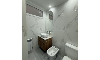 3 AMBIENTES A LA CALLE CON BALCON SALIENTE - LURO 2551