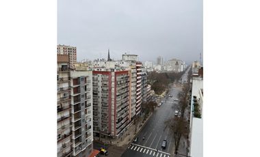 3 AMBIENTES A LA CALLE CON BALCON SALIENTE - LURO 2551