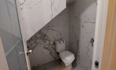 Rumah mewah 2 lantai hrga murah lokasi dekat kntor walikota jakut