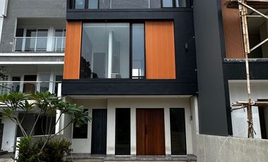 Rumah dalam townhouse premium cilandak selangkah ke citos