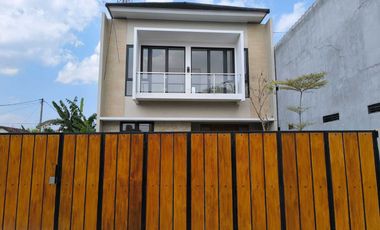Rumah Baru 2 Lantai Mewah Ringroad Selatan Dekat UMY Yogyakarta