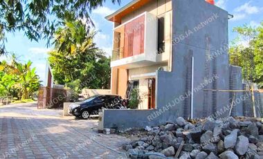 Rumah 2 Lantai Murah dekat Sekolah Al Azhar / Kesatuan Bangsa Jogja