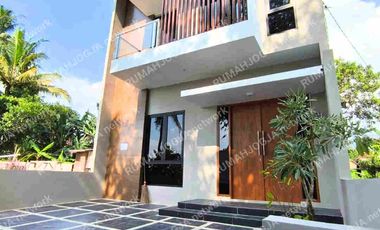 Rumah 2 Lantai Murah dekat Sekolah Al Azhar / Kesatuan Bangsa Jogja