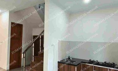 Rumah 2 Lantai Murah dekat Sekolah Al Azhar / Kesatuan Bangsa Jogja