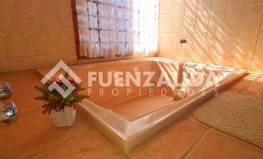 Casa en Venta en Condominio Valle Lo Fontecilla / Lo Fontecilla 3300, Batuco, Lampa