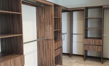 CASA EN VENTA EN PRIVADA CON ACABADOS DE LUJO EN ZONA PONIENTE DE SLP