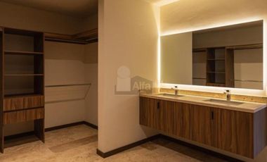 CASA EN VENTA EN PRIVADA CON ACABADOS DE LUJO EN ZONA PONIENTE DE SLP