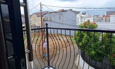 Rumah 2 lantai mewah siap huni 10 menit ke st Bogor