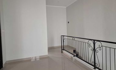 Rumah 2 lantai mewah siap huni 10 menit ke st Bogor