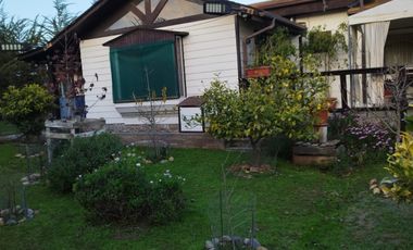 SE VENDE PARCELA CON CASA EN CONDOMINIO