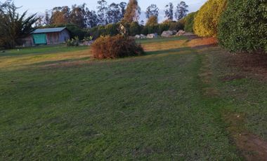 SE VENDE PARCELA CON CASA EN CONDOMINIO