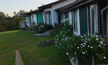 SE VENDE PARCELA CON CASA EN CONDOMINIO