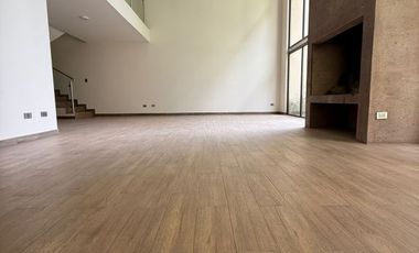 Casa Nueva en venta en San Carlos Metepec Mex  con vista al fairway golf  privada  con vigilancia