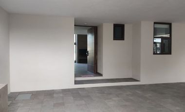 Casa Nueva en venta en San Carlos Metepec Mex  con vista al fairway golf  privada  con vigilancia