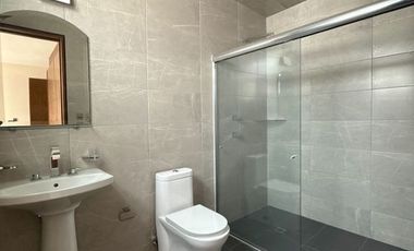 Casa Nueva en venta en San Carlos Metepec Mex  con vista al fairway golf  privada  con vigilancia