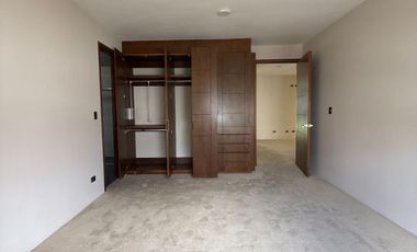 Casa Nueva en venta en San Carlos Metepec Mex  con vista al fairway golf  privada  con vigilancia
