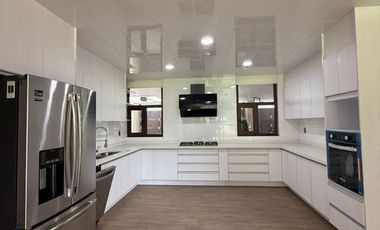 Casa Nueva en venta en San Carlos Metepec Mex  con vista al fairway golf  privada  con vigilancia