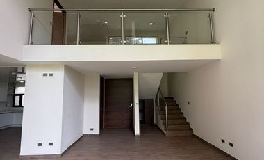 Casa Nueva en venta en San Carlos Metepec Mex  con vista al fairway golf  privada  con vigilancia