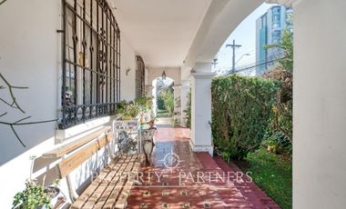 Gran casa con historia, estilo y múltiples posibilidades. Arriendo