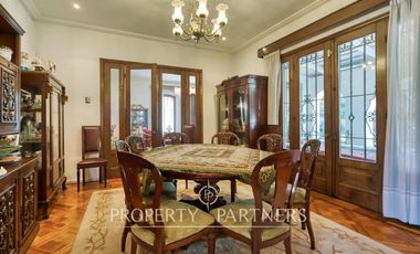 Gran casa con historia, estilo y múltiples posibilidades. Arriendo