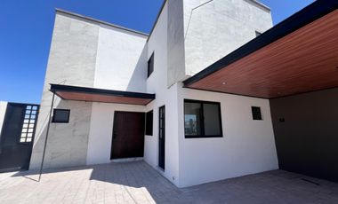 RESIDENCIA EN VENTA EN CIRCUITO COLINA NORTE SECTOR VIÑEDOS, TORREÓN, COAHUILA