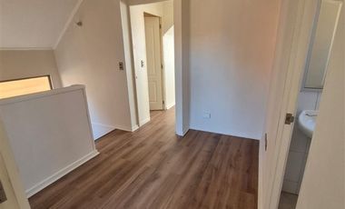 Casa en Arriendo en Alto Lo Castillo, Machalí