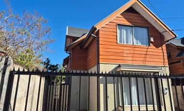 Casa en Arriendo en Alto Lo Castillo, Machalí