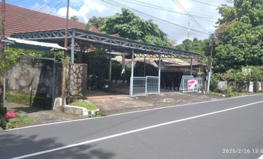 Dijual rumah dengan tanah luas di Tikala Ares dekat Kantor Walikota